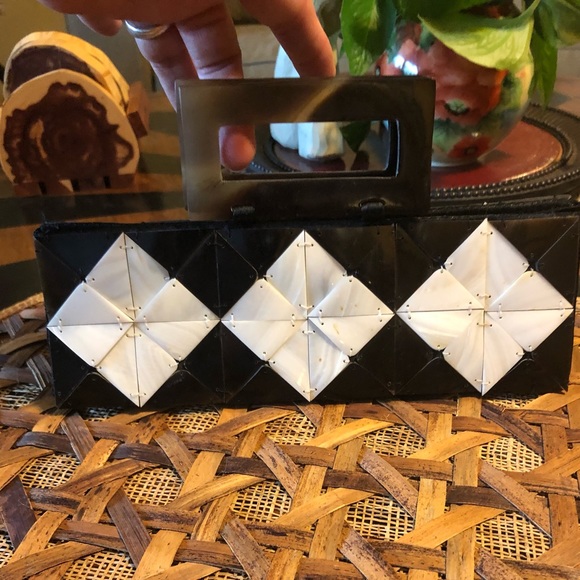 VINTAGE 1950’s MOTHER OF PEARL SMALL HANDBAG - Picture 2 of 6